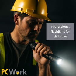 Linterna LED PCW12H recargable híbrida con zoom de 650 lm y resistente