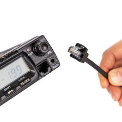 Dynascan M-6D-U Transmissor móvel UHF